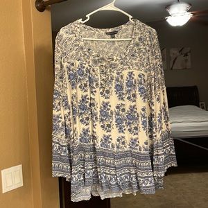 American Eagle bohemian floral top